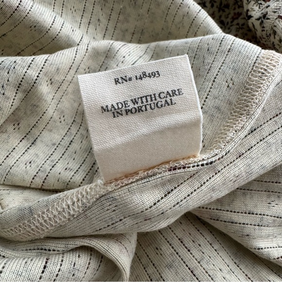 Doen Annie Tee in Windswept Dahlia - Picture 7 of 9